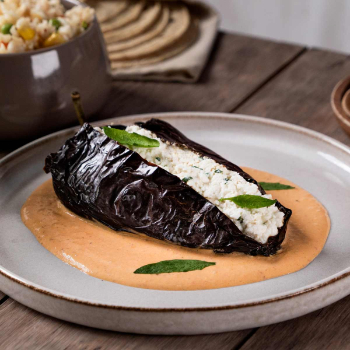 Chile ancho relleno de requesón